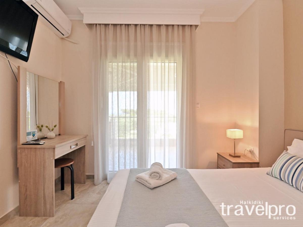 Villa Iris By Rentalspro Services - Agios Mamas Beach Esterno foto